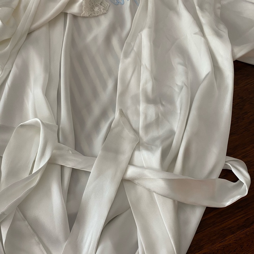 White Silk “The Bride” Robe - Picture 7 of 7